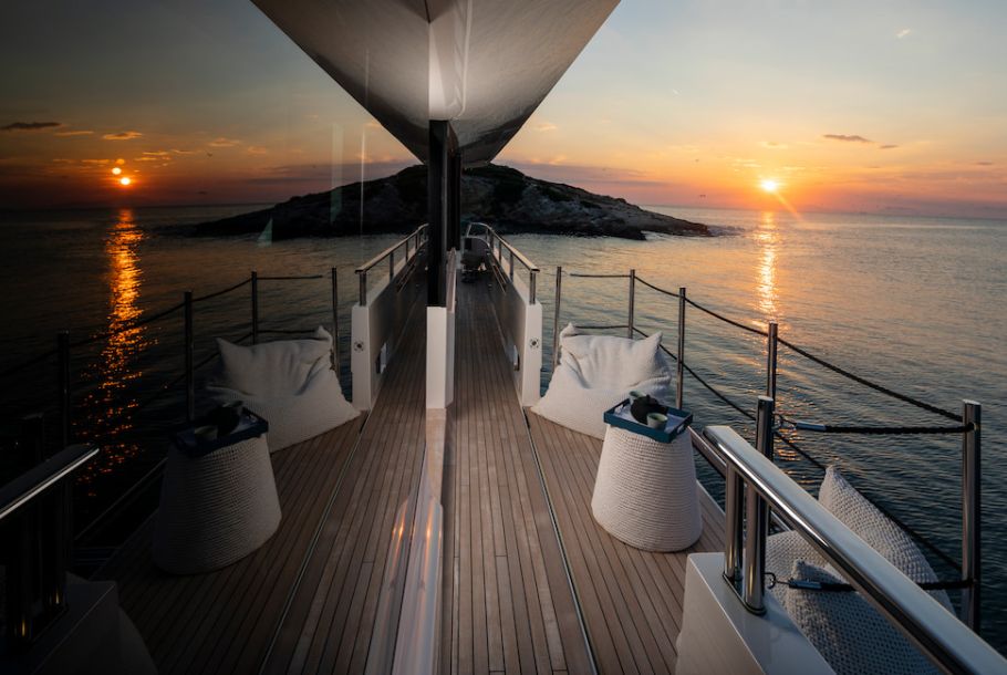 yachts greece, charter superyacht mikonos